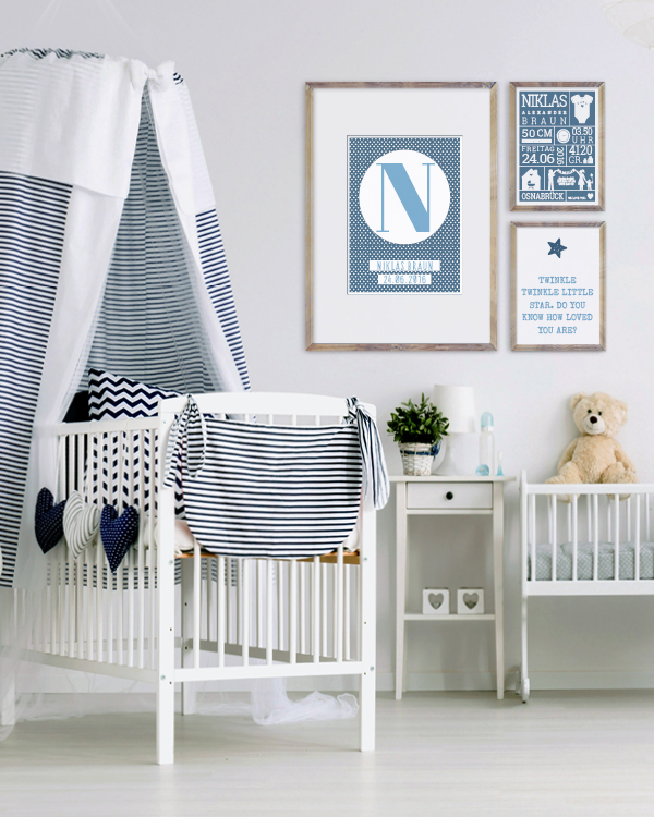 Wanddekoration Babyzimmer - Personalisierter Poster - Schwarz- Weiss, Schwarz- Weiss mit Farbakzent oder mit deine Favoriten Trend Farbe wie Blau - Online Poster selber gestalten bei Printcandy